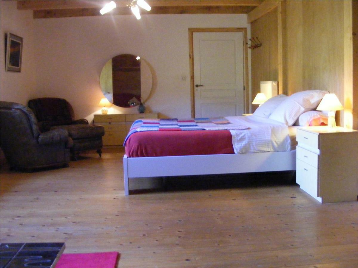 Les Grandes Fontaines Bed & Breakfast La Longine Eksteriør bilde